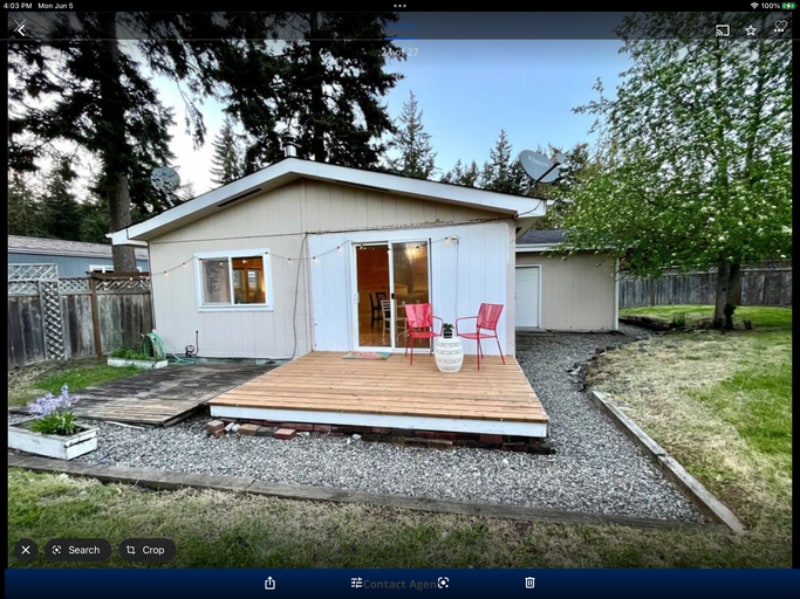 Primary Photo - 2061 Victoria