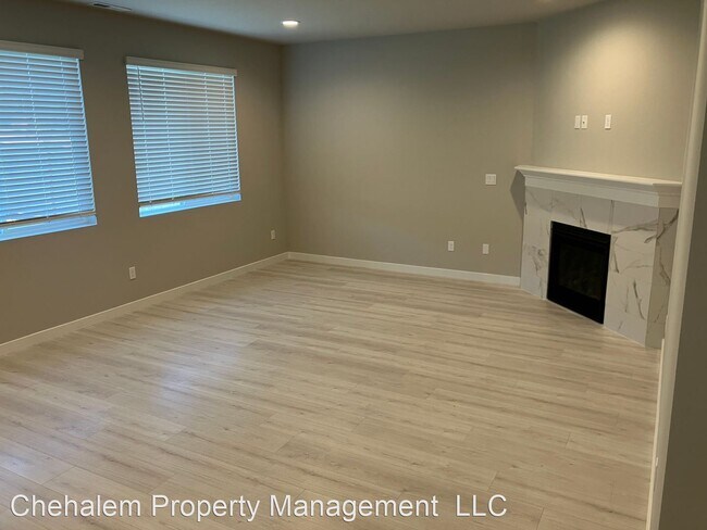Foto del edificio - 3 br, 2.5 bath House - 222 W. 17th Street