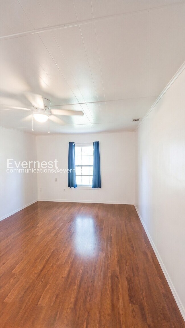 Foto del edificio - 118 Cravens Ave