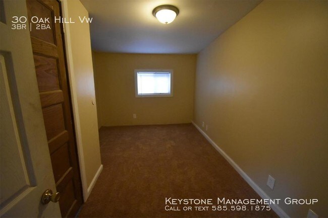 Building Photo - 30 Oak Hill View