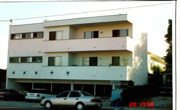 Building Photo - 2014 Cloverfield Blvd