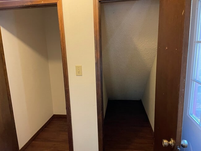 Storage in entrance way - 911 McCay Ave