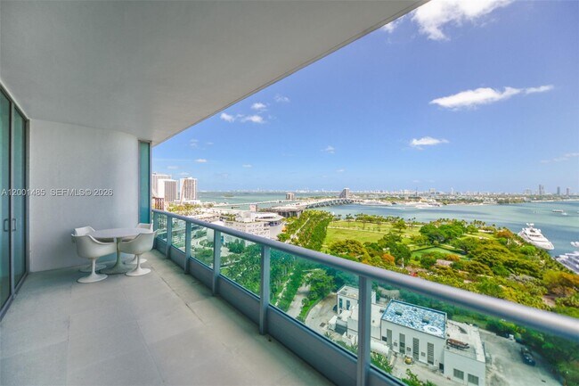 Foto del edificio - 900 Biscayne Blvd