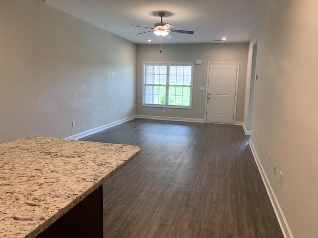 Building Photo - 1308 Russell Springs Dr
