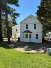 Building Photo - 68 Kemble St
