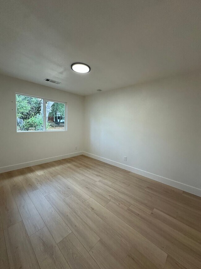 Foto del edificio - 1707 Grand Coulee Blvd
