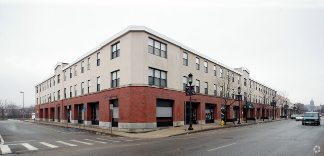 Foto del edificio - Medford Square Riverside