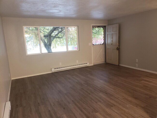 Foto del edificio - 1334 W Garland Ave