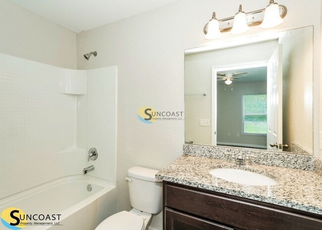 Building Photo - 9432 N Manashee Dr