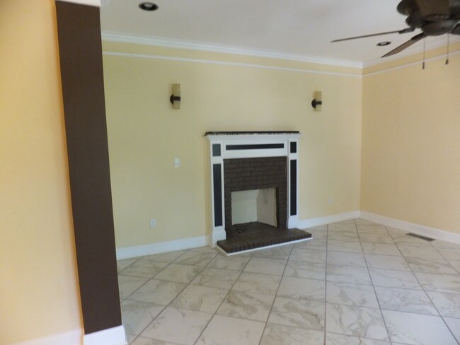 Building Photo - 514 Forest Hills Blvd