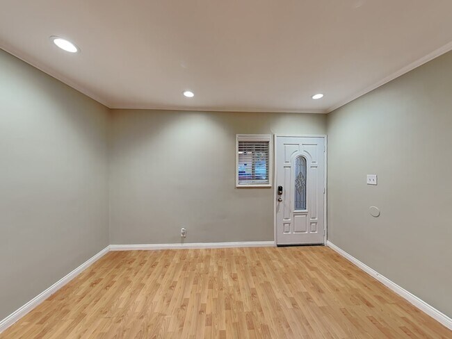 Building Photo - 6839 Melvin Ave