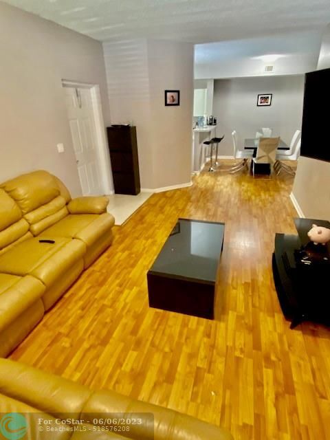 Foto del edificio - 6976 SW 39th St