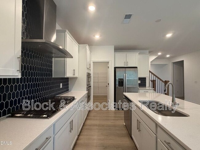 Building Photo - 611 Contento Ct