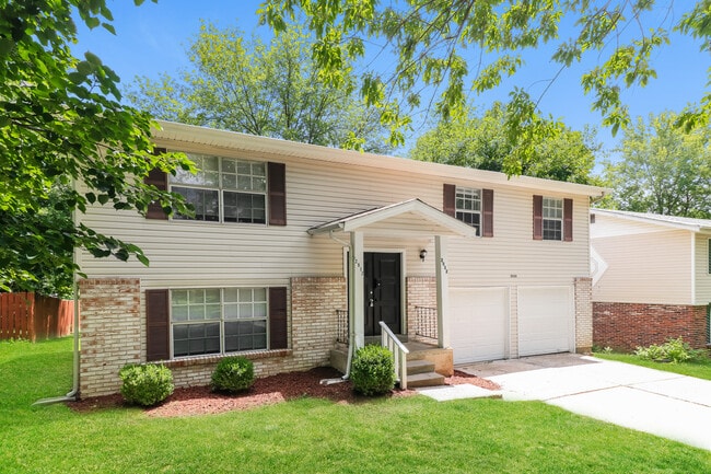 Building Photo - 2032 Farflung Dr