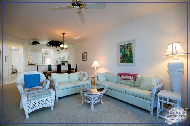 Foto del edificio - PELICAN BAY - BARRINGTON CLUB - AWESOME AMENITIES - BEACH ACCESS - FURNISHED- NEW RENOVATIONS-