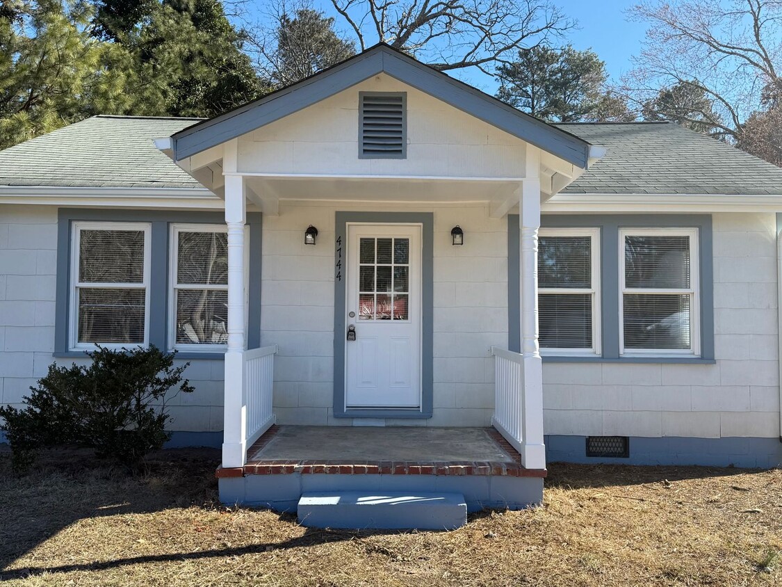 Primary Photo - Two bedroom, 1 bath house in Graham