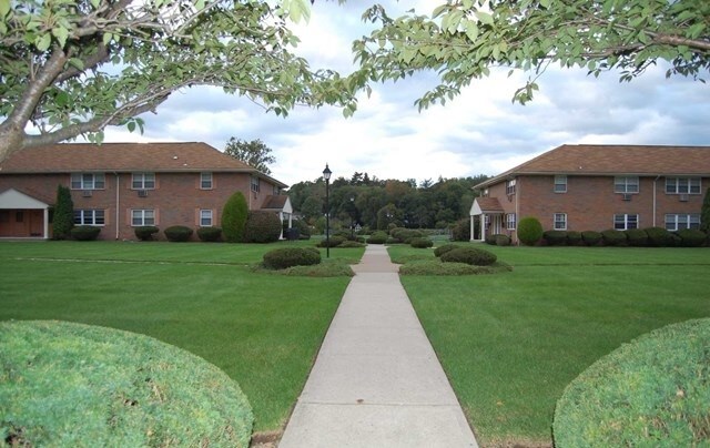 Foto principal - 187 N Maple Ave