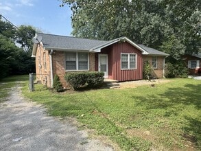 Building Photo - 104 Noel Ln