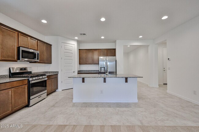 Building Photo - 8759 W Colter St