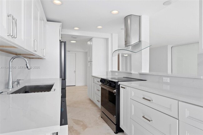 Building Photo - 3590 S Ocean Blvd