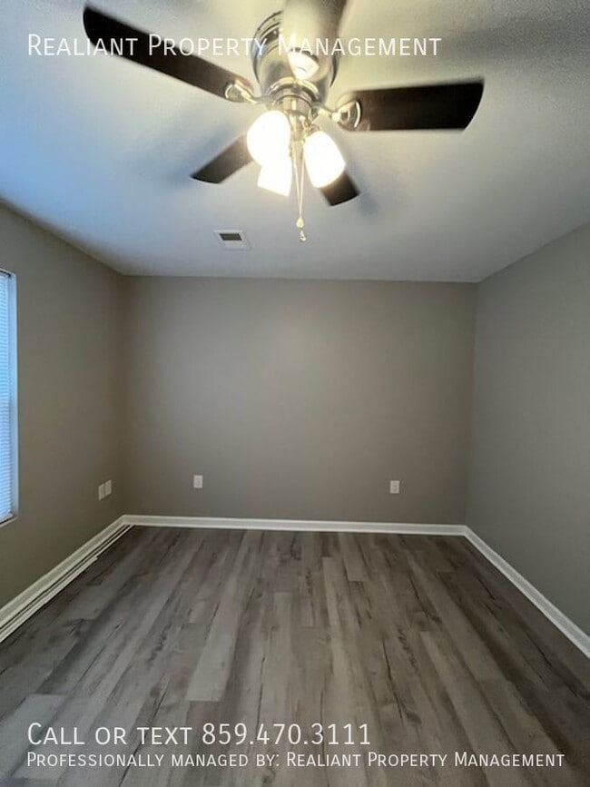 Foto del edificio - 210 Coburn Dr