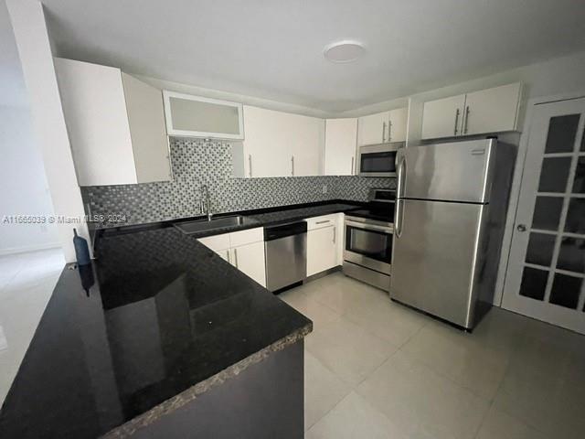 Building Photo - 11490 SW 148th Ct
