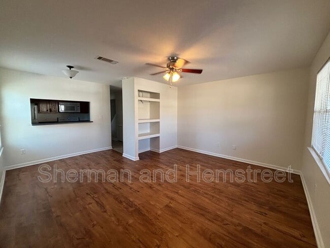 Building Photo - 313 Lake Ave