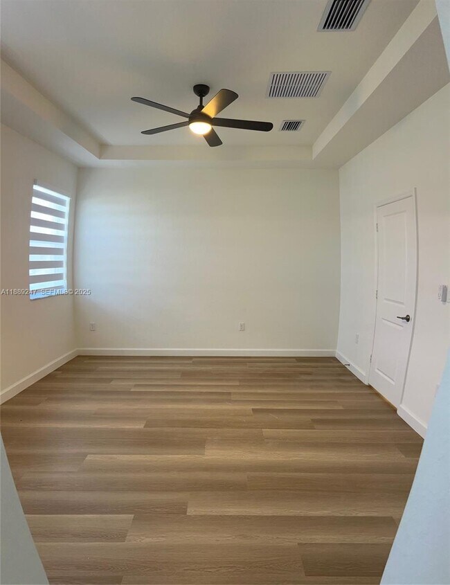 Foto del edificio - 2651 SE 24th Dr