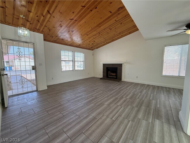 Foto del edificio - 4308 Apex Dr