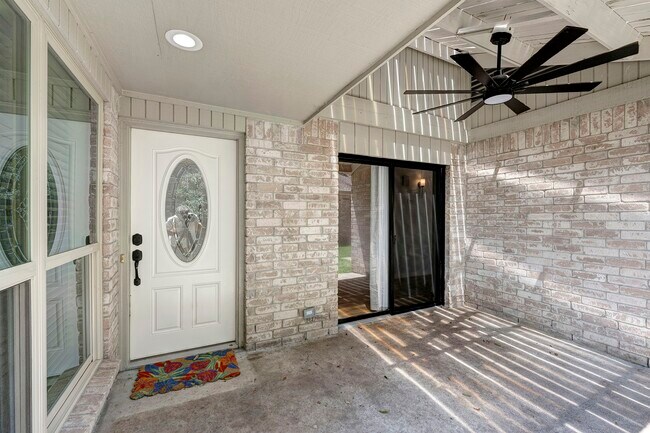 Foto del edificio - 18506 Glen Briar Ln
