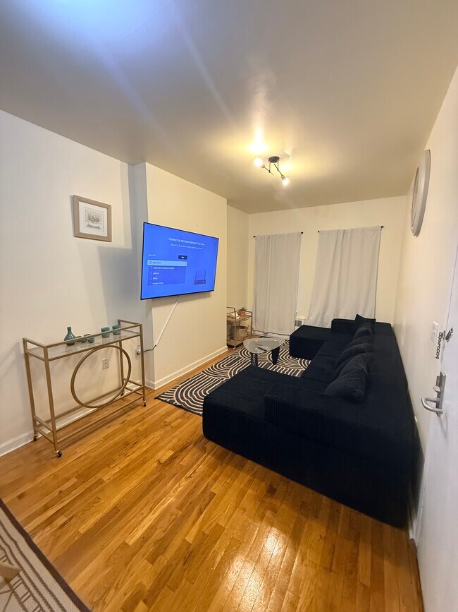 Foto del edificio - 295 Throop Ave