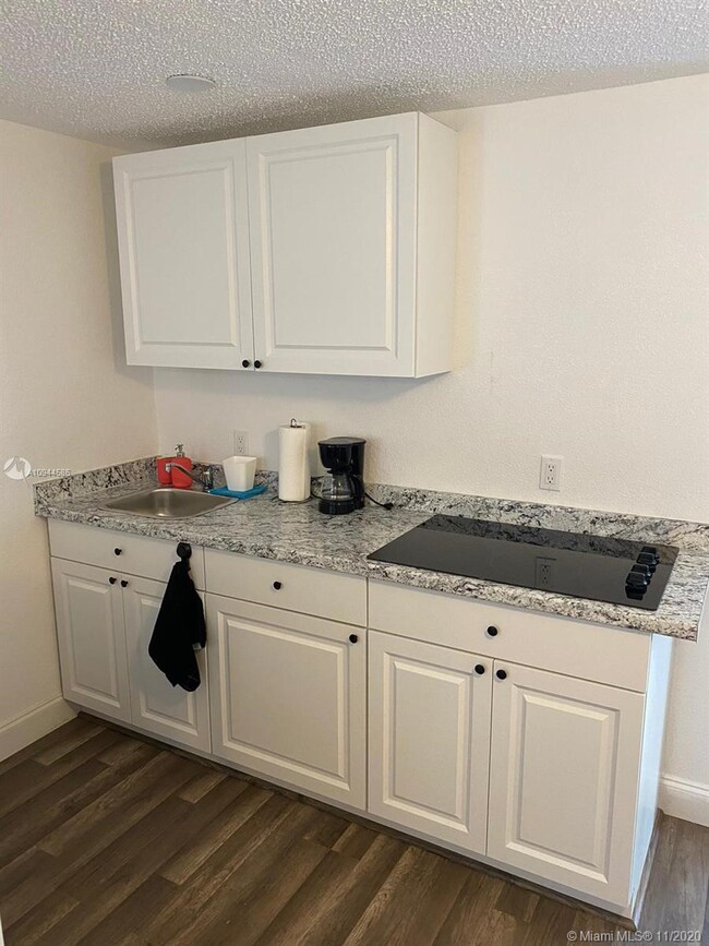 Foto del edificio - 1223 SW 128th Ave
