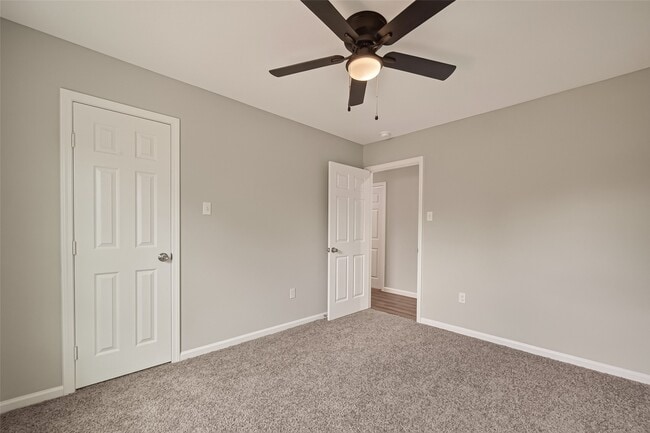 Building Photo - 7414 S Hall St