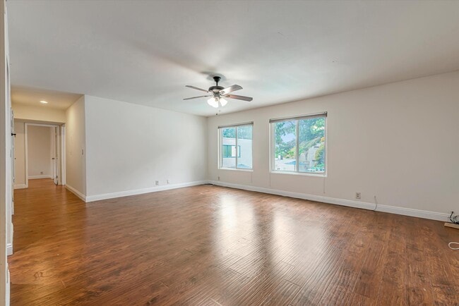 Building Photo - 2354 Fletcher Dr