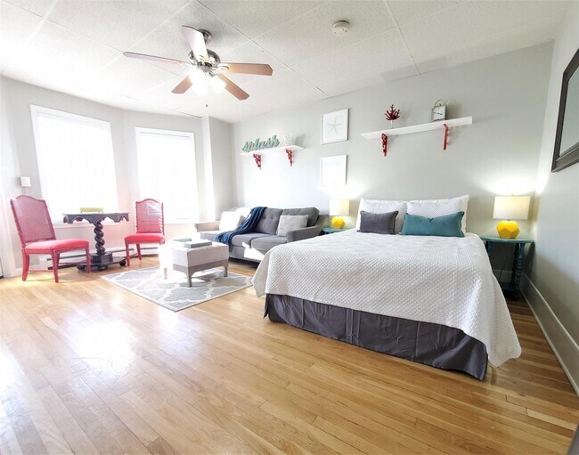 Building Photo - 792 Grove St