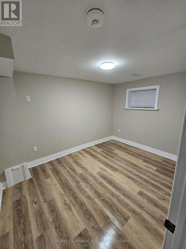 Building Photo - 539 Woodlawn Rd