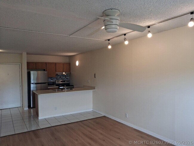 Foto del edificio - 2401 Riverside Dr