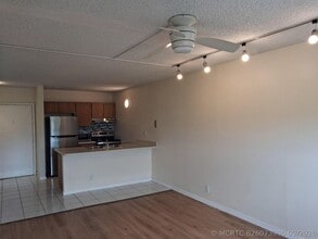 Building Photo - 2401 Riverside Dr