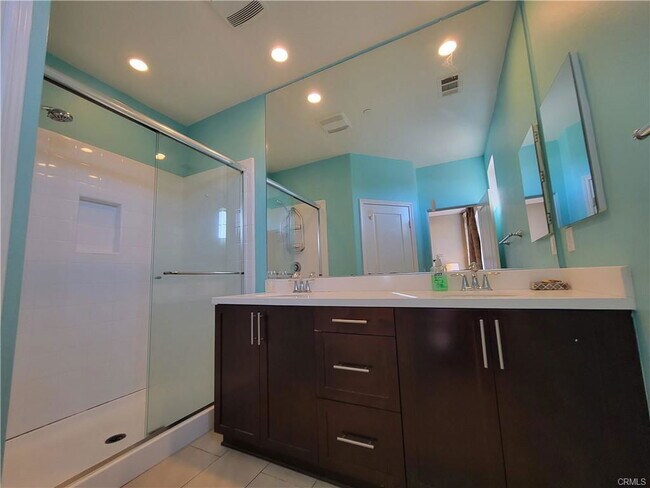 Building Photo - 909 Santa Fe Ave