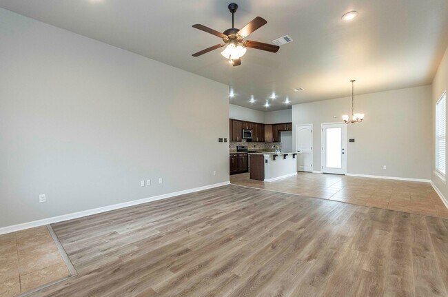 Building Photo - 3 Bedroom 2 bath for rent