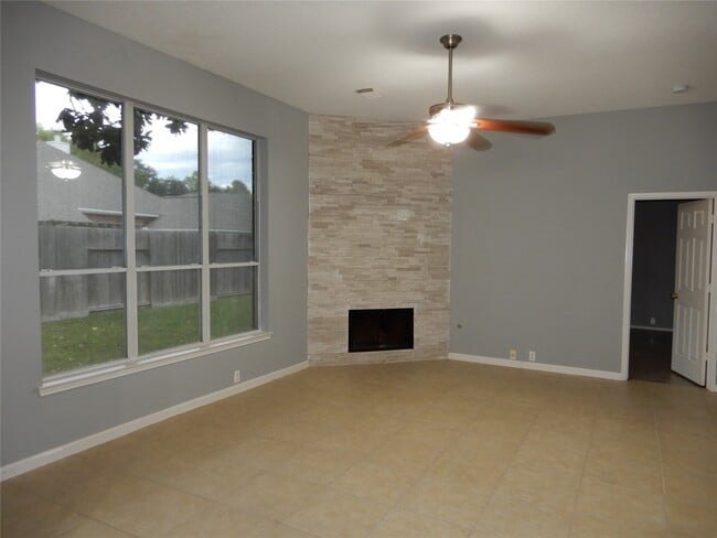 Foto del edificio - 1119 Nogales Bend Dr