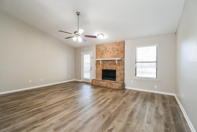 Building Photo - 7323 Sweet Rose Ln
