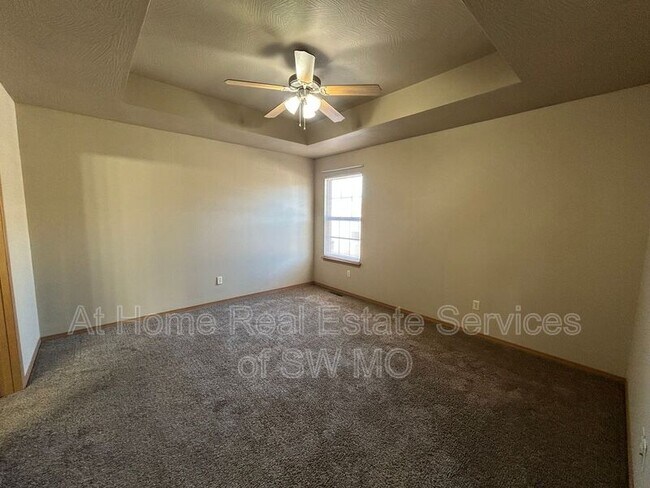 Foto del edificio - 632 S Landen Ave