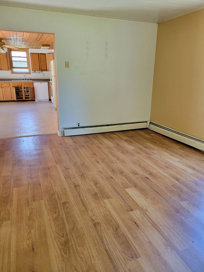 Building Photo - Single Family Home