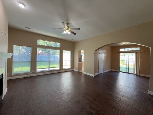 Building Photo - 317 Oak Meadow Ln