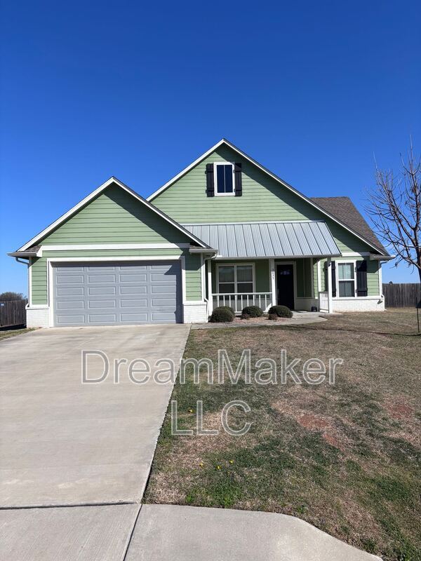 Building Photo - 3035 SE 34th St