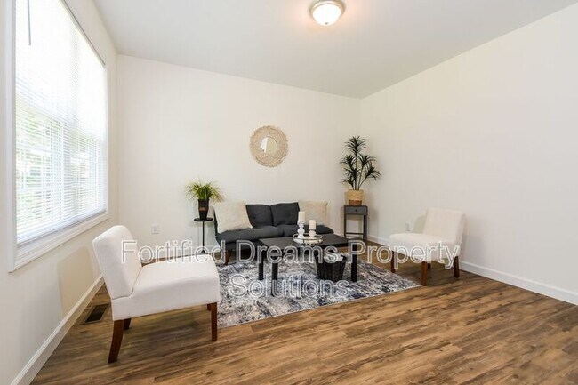 Foto del edificio - 490 W Dameron Ave