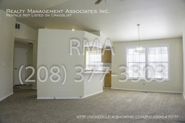 Building Photo - 1165 N Iris Ave