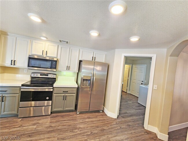 Foto del edificio - 4591 Stoneham St