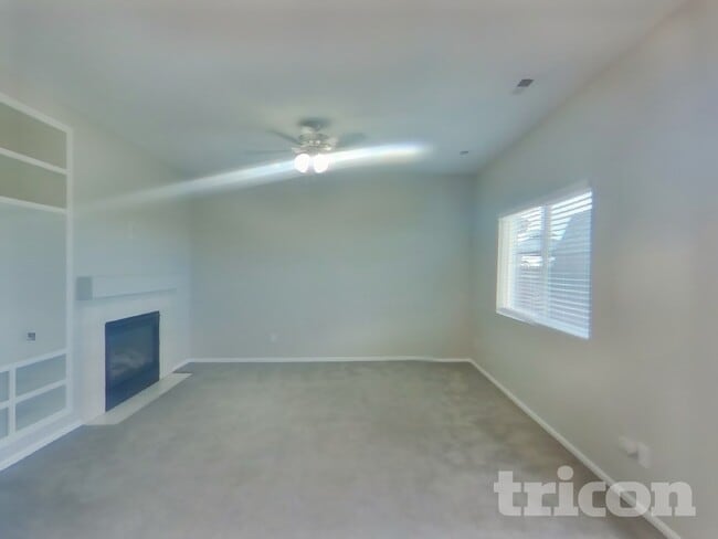 Building Photo - 7727 Barn Owl Dr